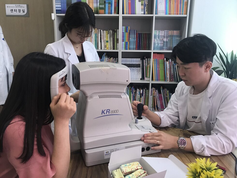 2018봉사활동_시력검사(20180621).jpg